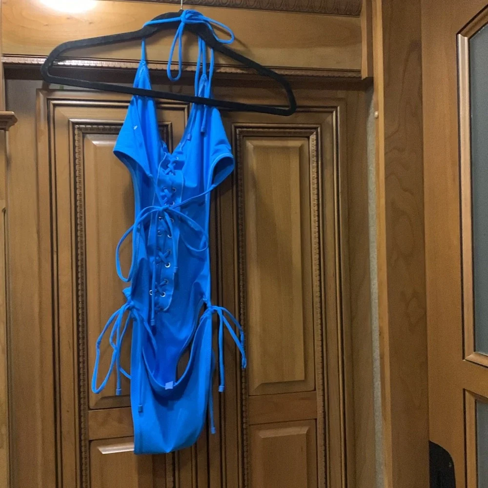NWOT SKIMS Signature LaceUp Monokini Turquoise Kim Kardashian Swimsuit Size M